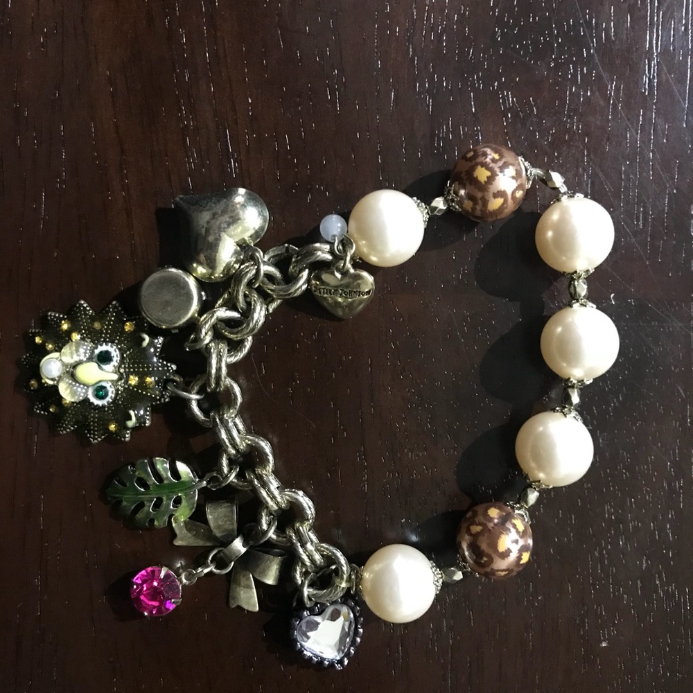 Betsy’s Johnson stretchy bracelet